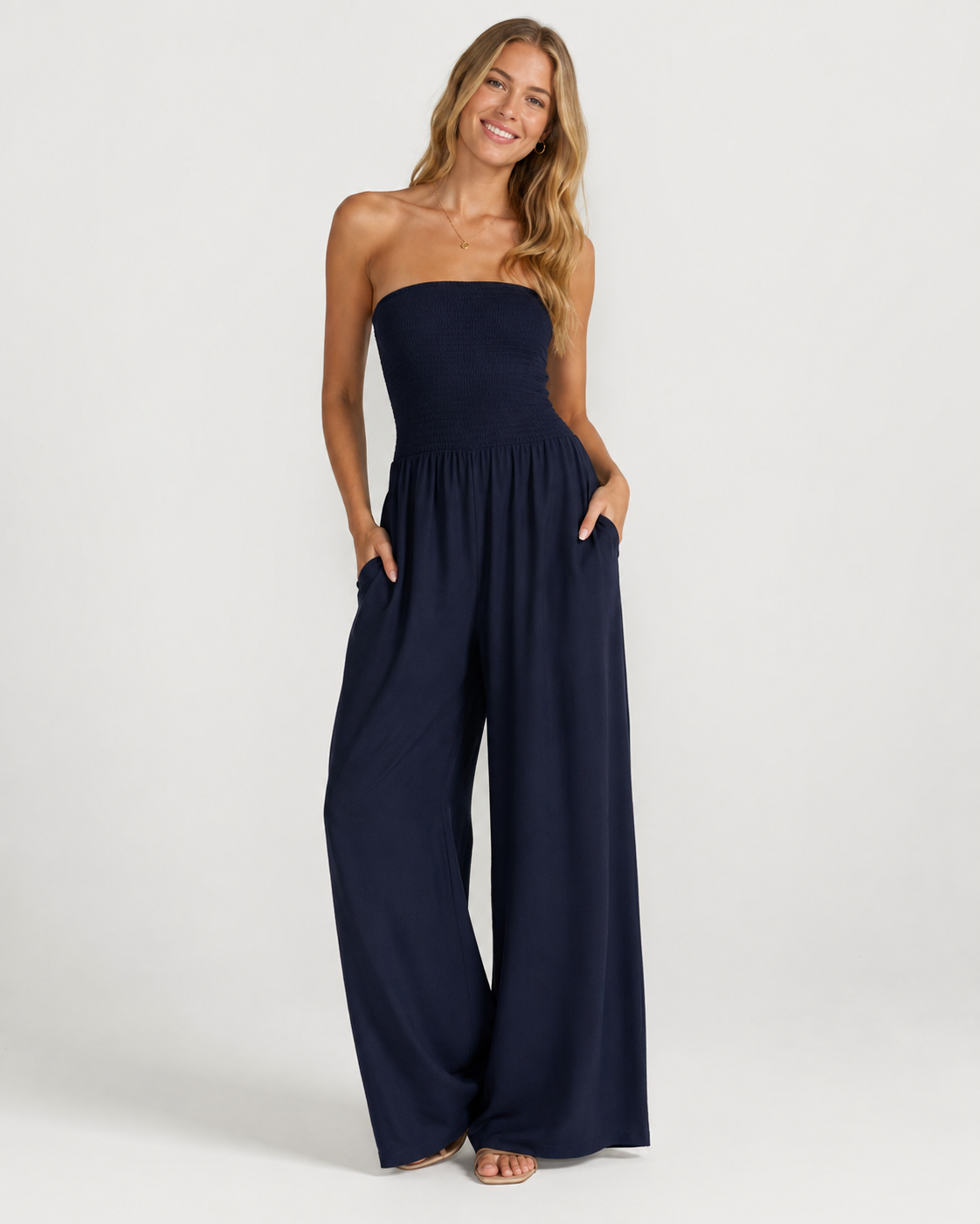 Kaufberg | Rückenfreies Jumpsuit aus solidem Material