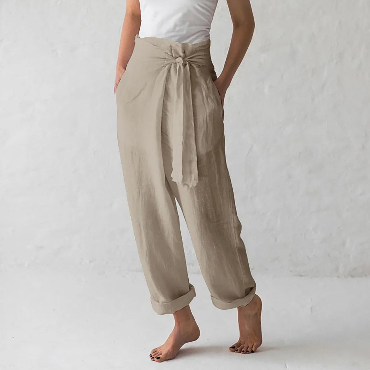 Danica | Weite Stoffhose mit hohem Bund und Gürtel
