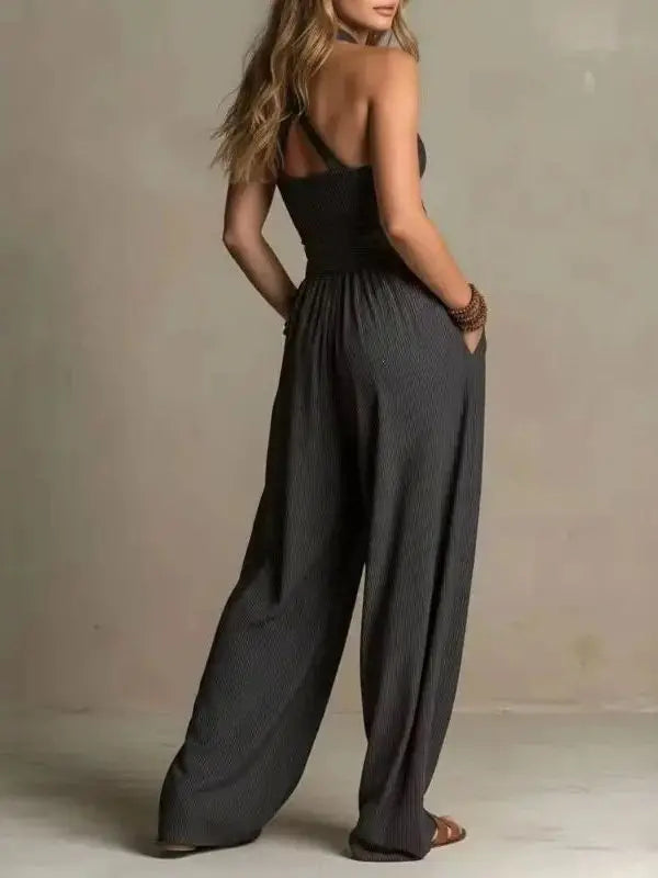 Dakaria | Kreuz Hängender Hals Ausgeschnittene Jumpsuit Kurze Weite Hosen