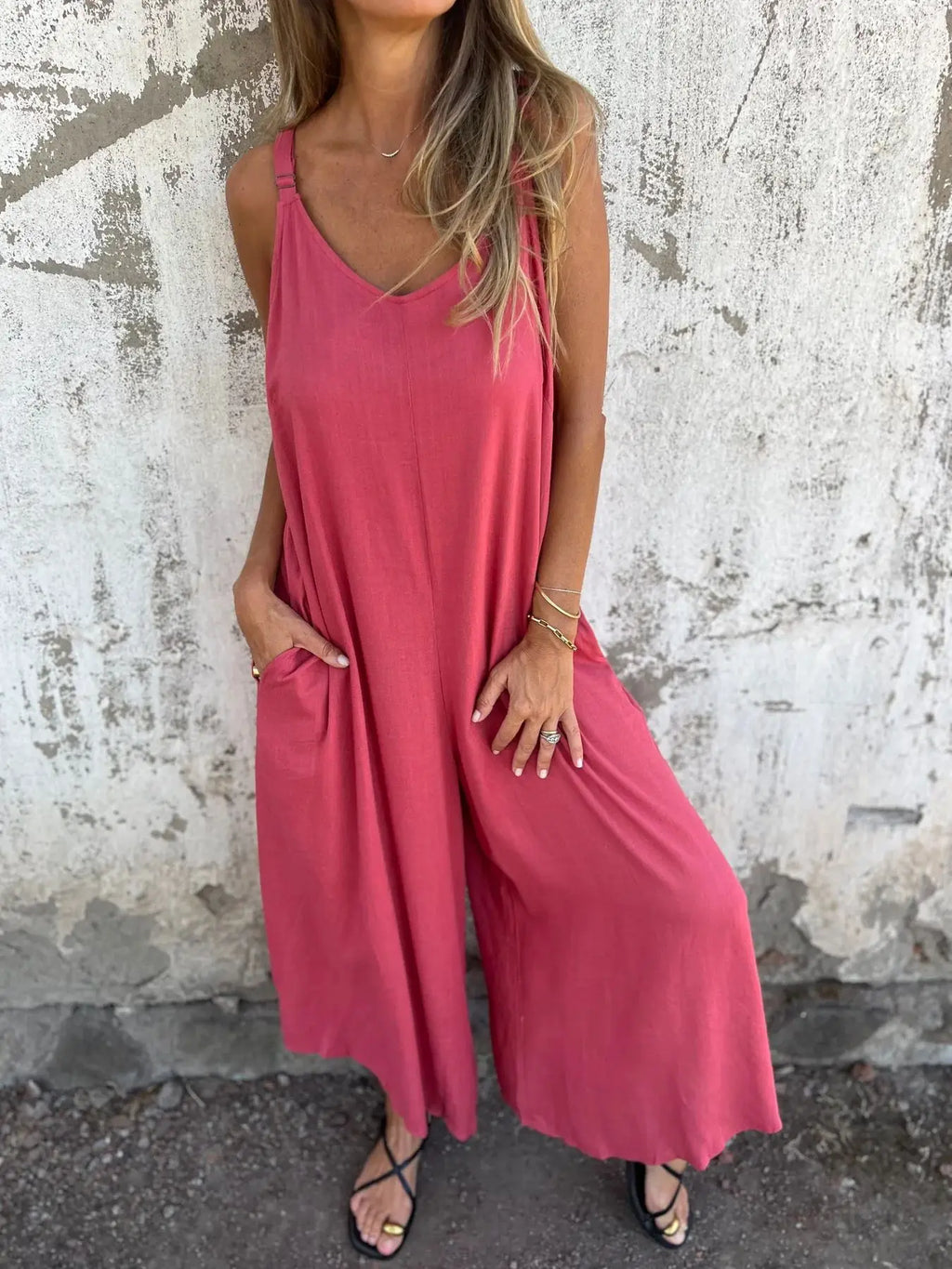 Leona | Sommer Latzhose aus Baumwolle und Leinen mit lockeren Taschen