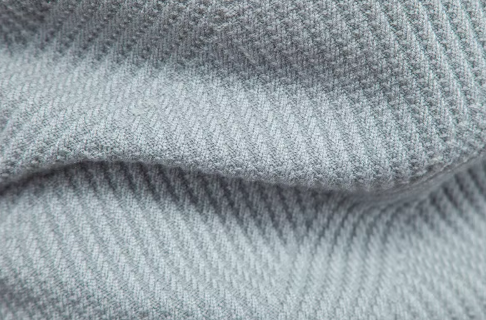 Henenas | Stilvoller Herrenpullover mit Fischgrätmuster