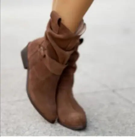 Lola | Neue Damen Spitzzehen Niedrigabsatz Stiefel mit seitlichem Reißverschluss aus Flock