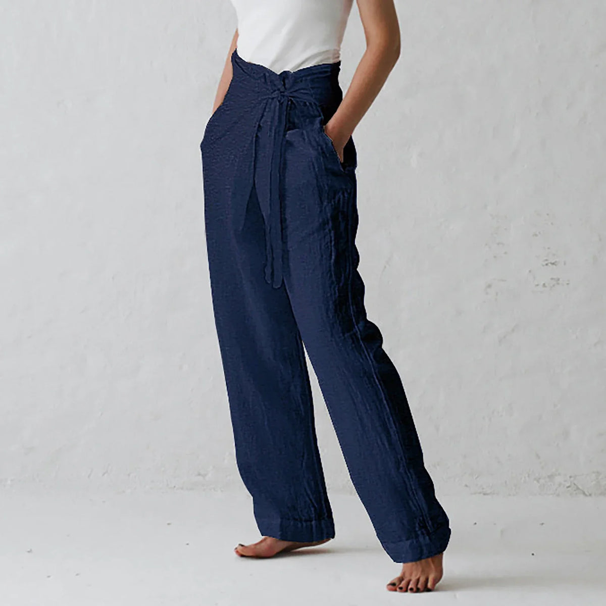Danica | Weite Stoffhose mit hohem Bund und Gürtel