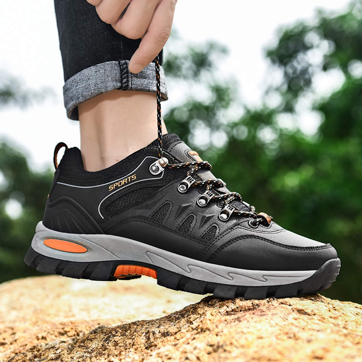 Trittsicher Hiking Sneaker